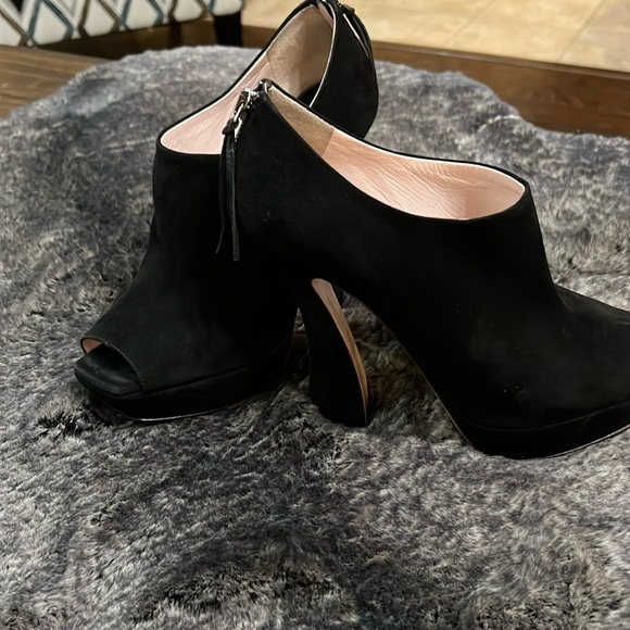 Miu Miu velvet peep toe statement pumps - Picture 1 of 7